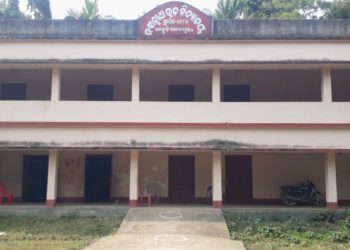 With a lone teacher, this school braces up to prepare its class of 75 for the matric exams
